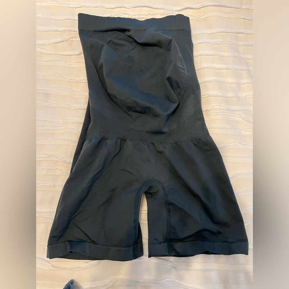 Maternity bike shorts